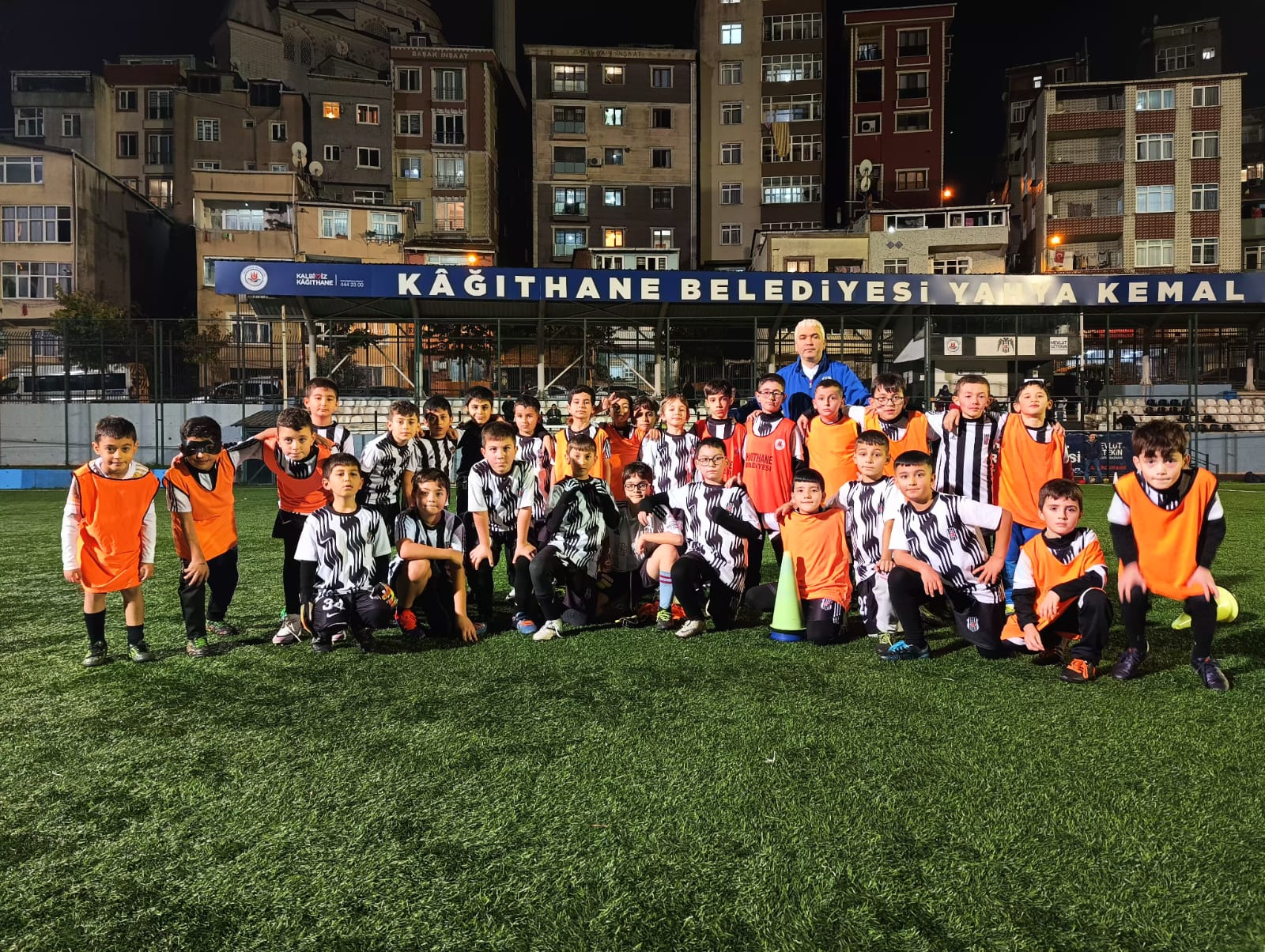 Yahya Kemal Spor Kulübü takım fotoğrafı